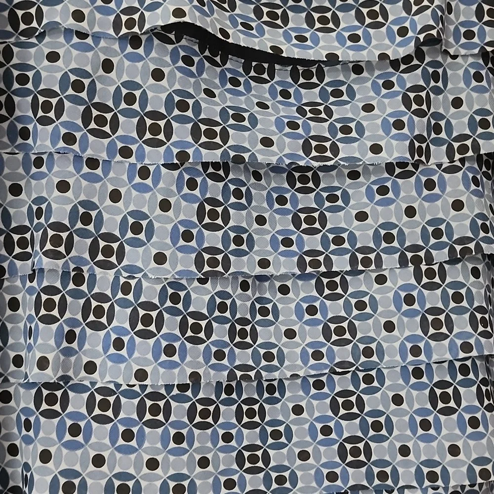 Sleeveless Ruffle top - Picture 2 of 4